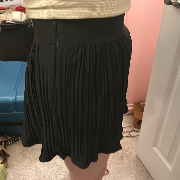 Zara Pleated Black High Waist Shorts Ruffle Hem - Picture 7 of 8